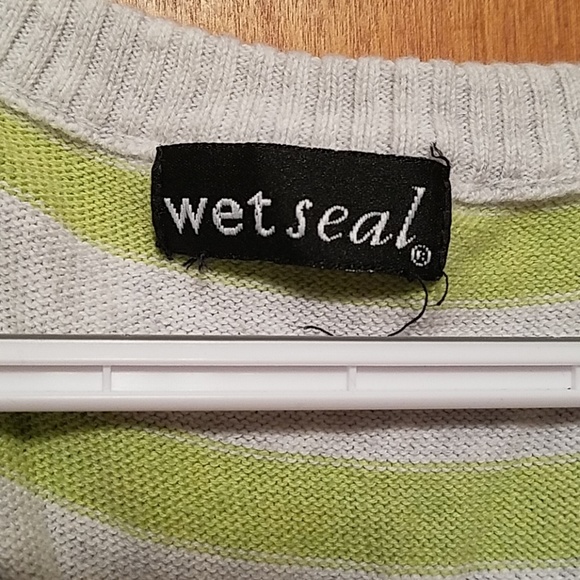 Wet Seal sweater vest - Picture 2 of 4